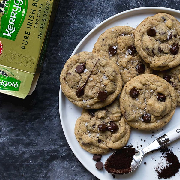 Salty Vanilla Bean Espresso Chocolate Chip Cookies
